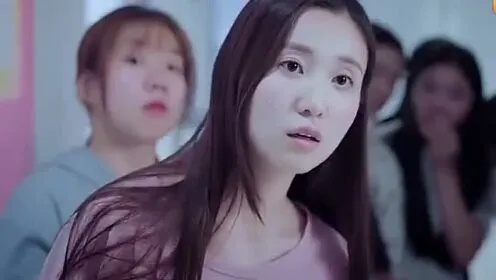 困在女生宿舍，我空间有自助餐厅（81集）孔奇力＆刘艺乔