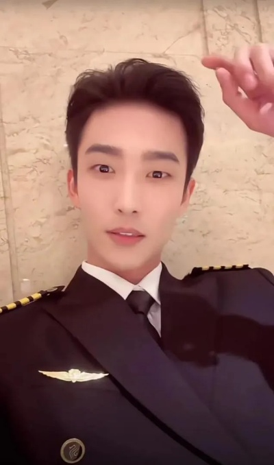 34632-被迫闪婚，其实冷面机长他超爱&被迫闪婚其实冷面机长他超爱（77集）李卓扬＆薄雨童