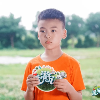 10.流放路上我带着傻爹顿顿吃肉（74集）余沛杉＆彭思琪（小演员）