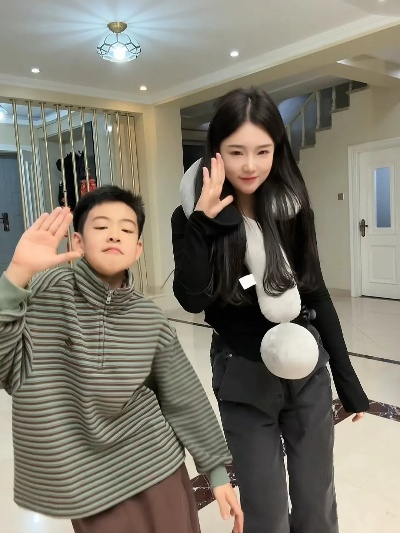 弟弟大胆闯，姐姐我整顿后方（100集）李雨桐&刘萧闻