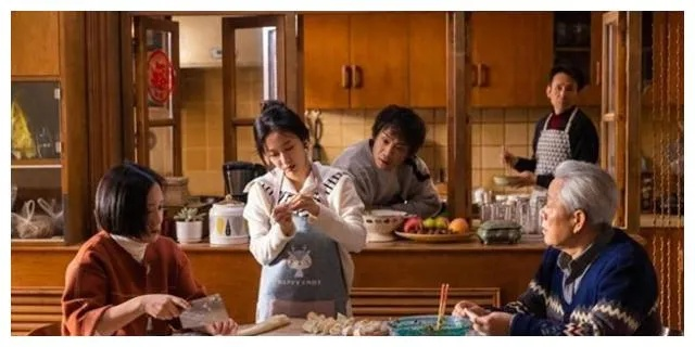 奇怪的邻居短剧热播（奇怪的邻居，一部热播短剧引发的热议）