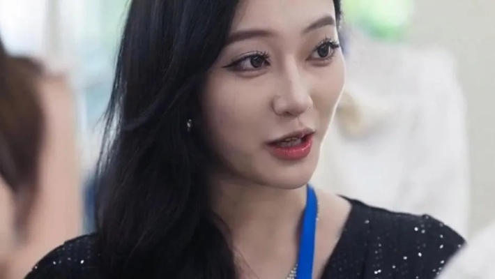 何处惹尘埃短剧完整版观看（尘埃落定何处，短剧完整版观看指南）