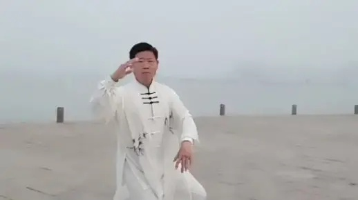 三十二式太极拳口令完整版（三十二式太极拳口令完整版详解）