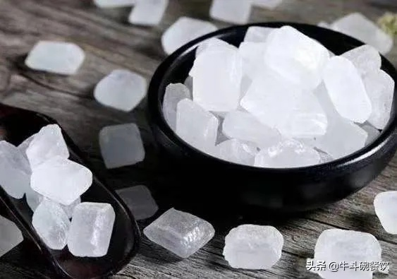 冰糖和白砂糖的区别（冰糖与白砂糖，两种糖的区别）