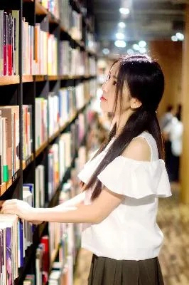 图书馆的女友 完整版（图书馆的女友 完整版）