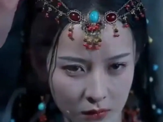 峡谷来了个苗疆圣女（42集）孙艺珈＆于散