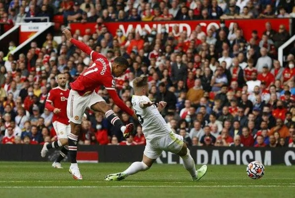 在线观看 利兹联 vs 曼联（在线观看利兹联与曼联的巅峰对决）